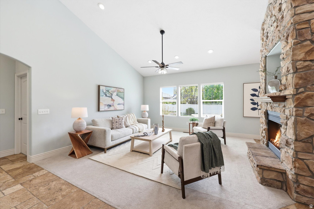 977 W WHITE WULFF DR Bluffdale, UT 84065
