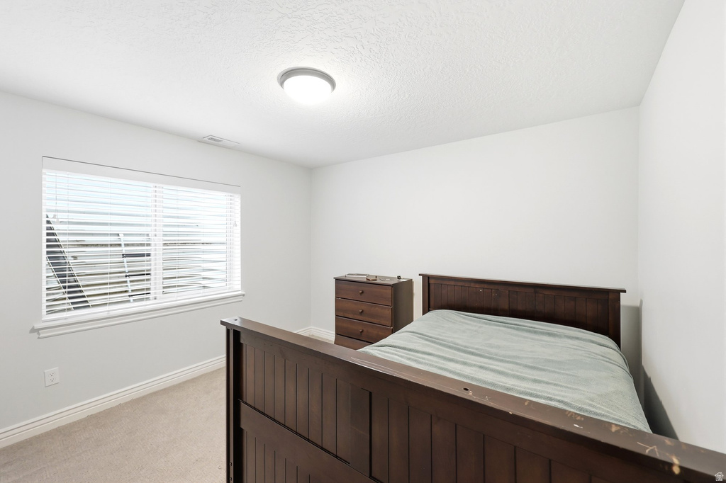 977 W WHITE WULFF DR Bluffdale, UT 84065