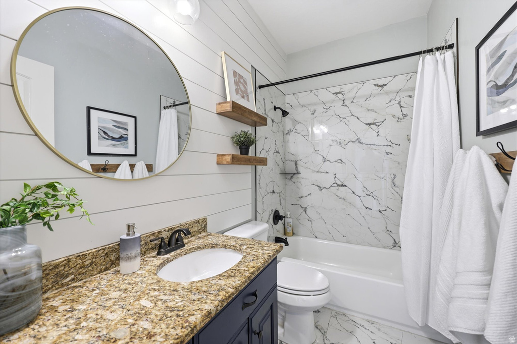 977 W WHITE WULFF DR Bluffdale, UT 84065