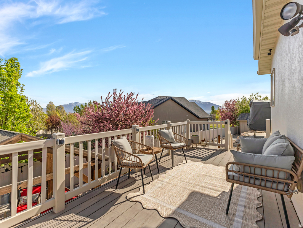 382 W ALPINE DR Saratoga Springs, UT 84045