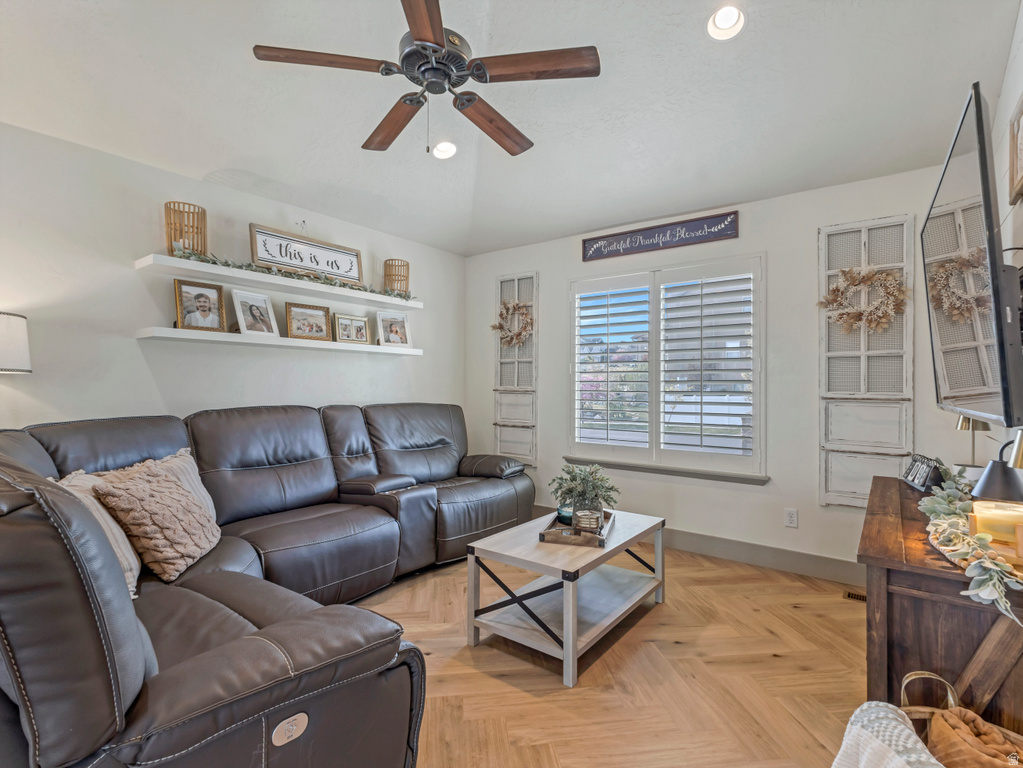 382 W ALPINE DR Saratoga Springs, UT 84045