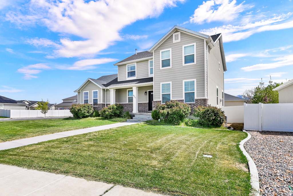 937 S 1600 W Syracuse, UT 84075