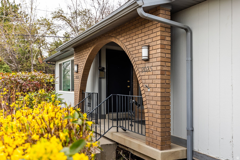 2025 S BROADMOOR ST Salt Lake City, UT 84108