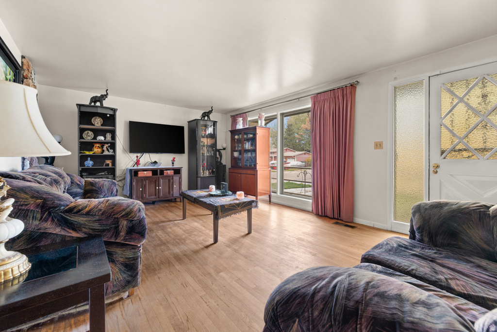 922 E 225 N Layton, UT 84041