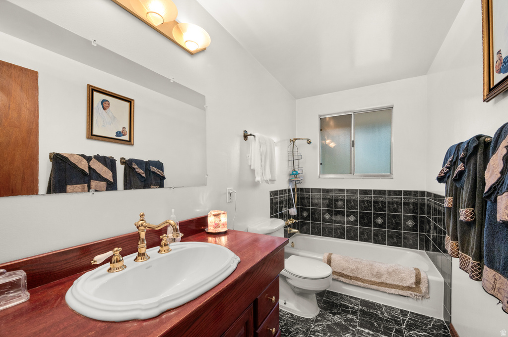 922 E 225 N Layton, UT 84041