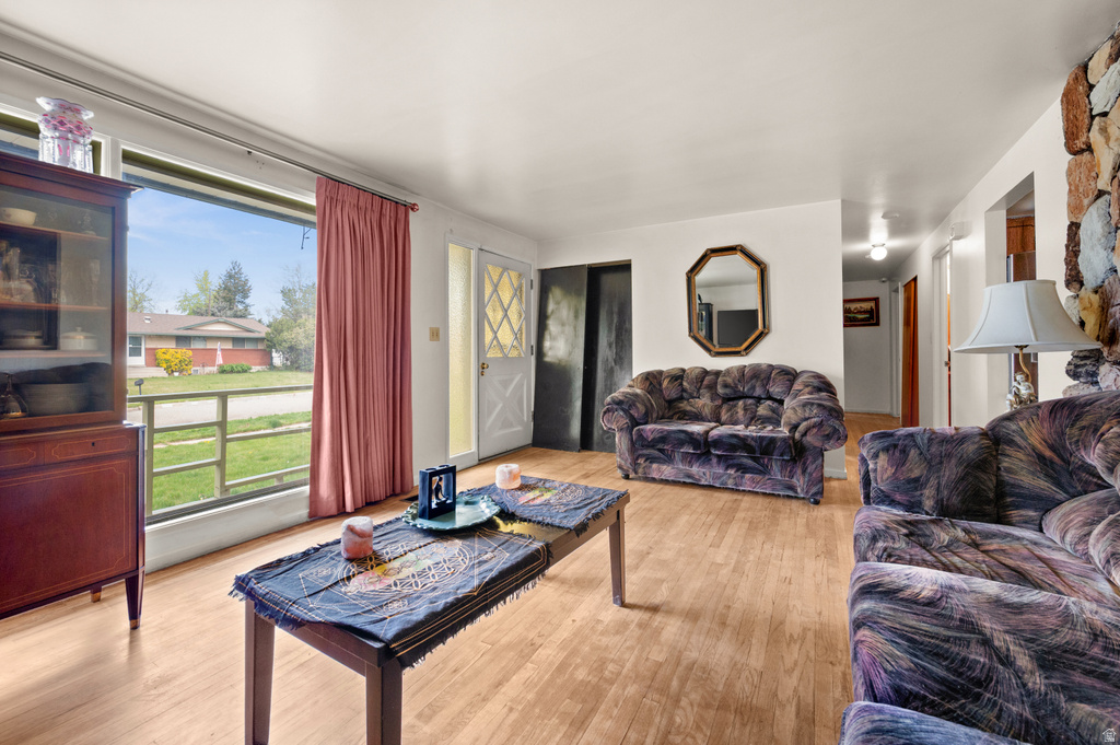 922 E 225 N Layton, UT 84041