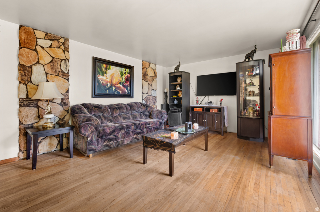 922 E 225 N Layton, UT 84041