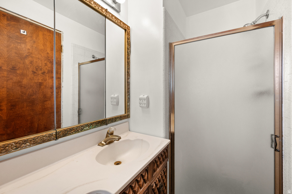 922 E 225 N Layton, UT 84041