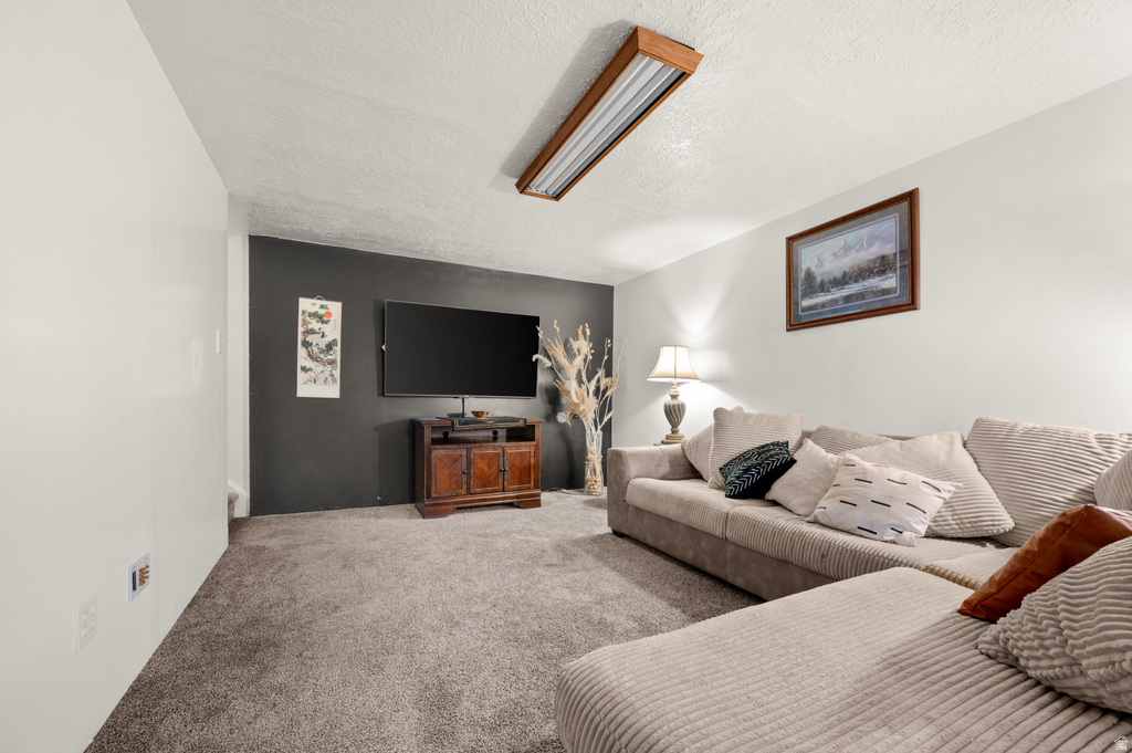 922 E 225 N Layton, UT 84041