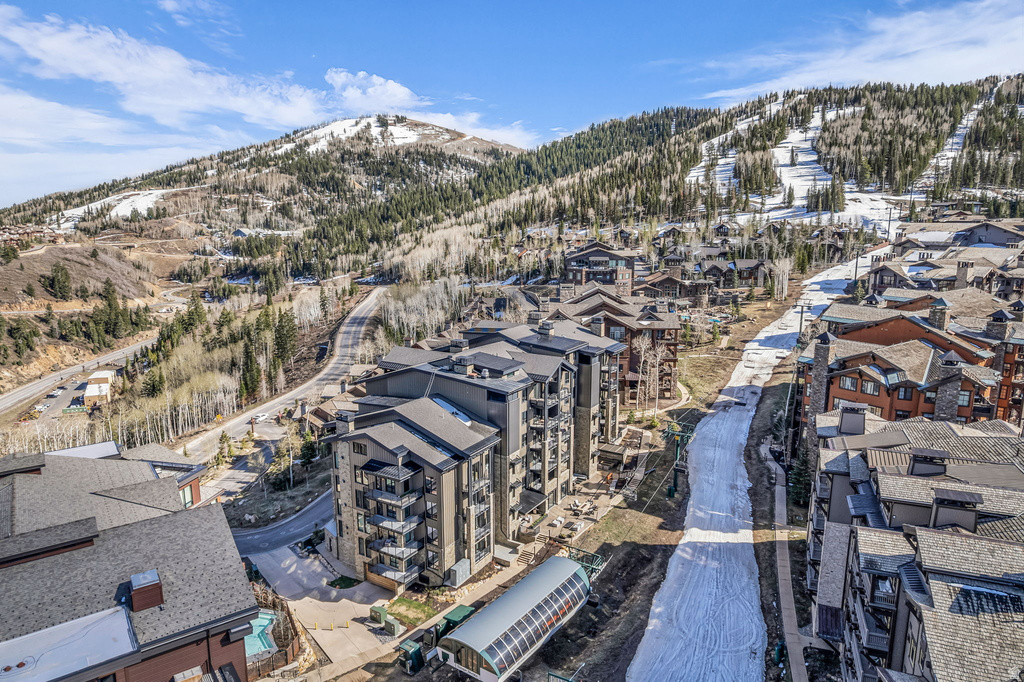 7697 VILLAGE WAY #104 Park City, UT 84060