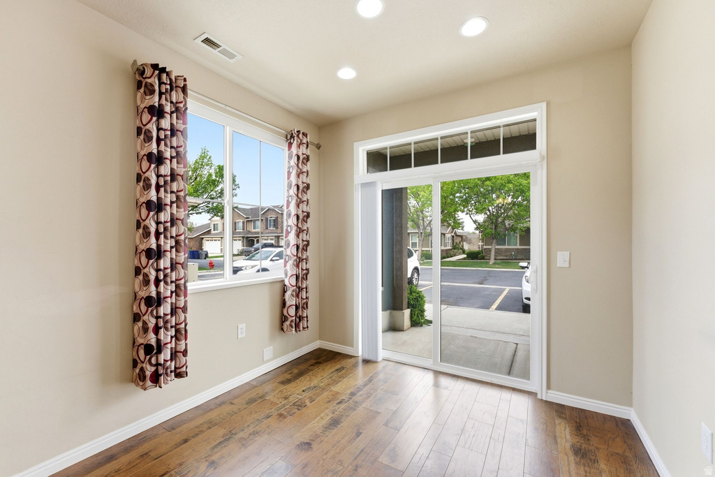 897 HALSTEAD DR North Salt Lake, UT 84054