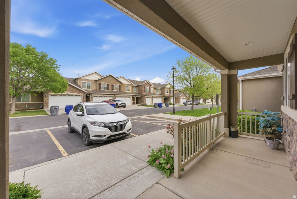 897 HALSTEAD DR North Salt Lake, UT 84054