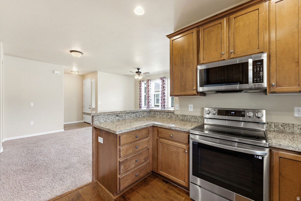 897 HALSTEAD DR North Salt Lake, UT 84054