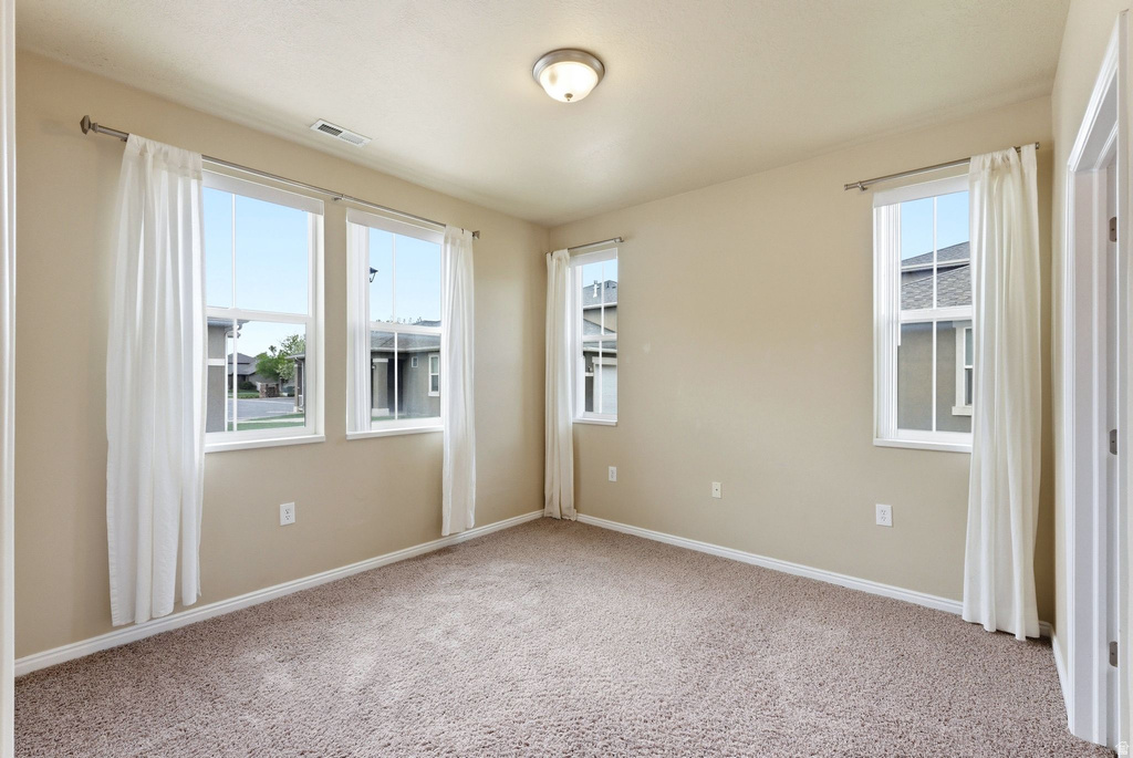 897 HALSTEAD DR North Salt Lake, UT 84054