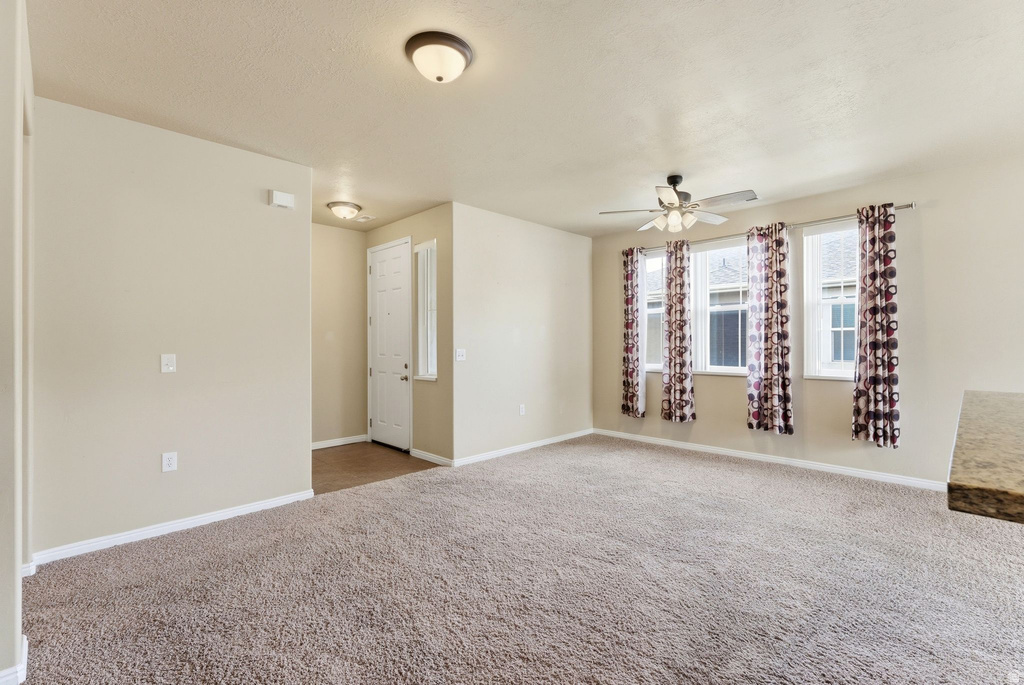 897 HALSTEAD DR North Salt Lake, UT 84054