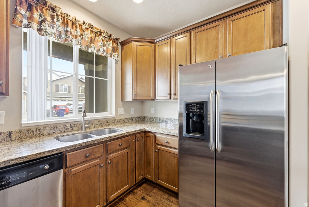 897 HALSTEAD DR North Salt Lake, UT 84054