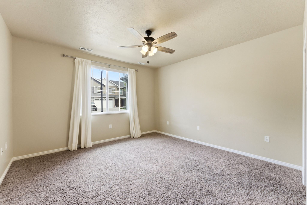 897 HALSTEAD DR North Salt Lake, UT 84054