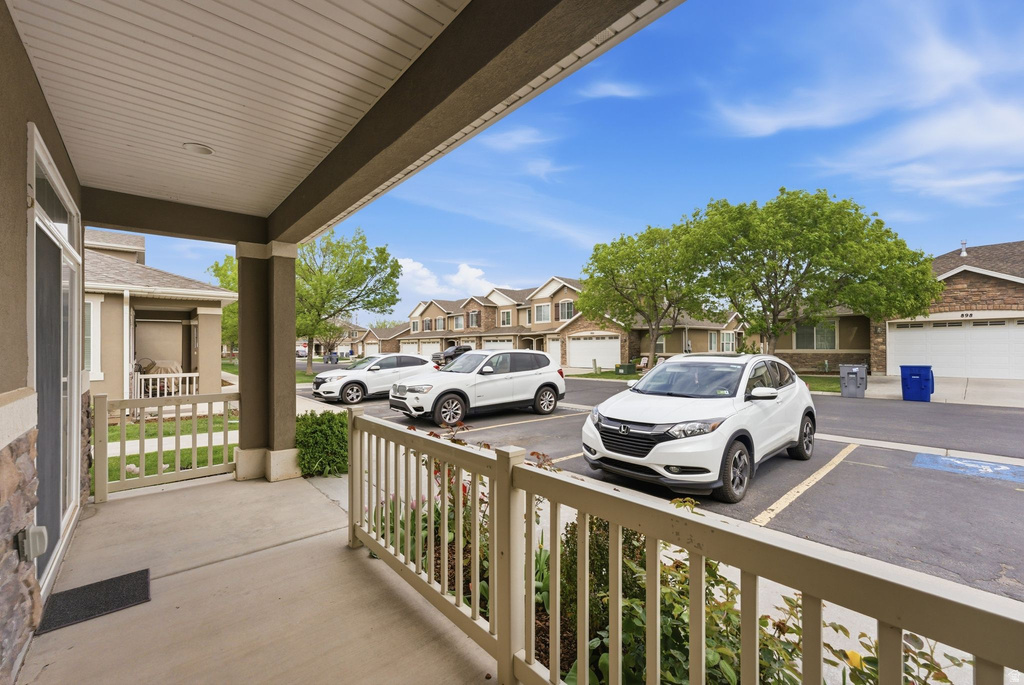 897 HALSTEAD DR North Salt Lake, UT 84054