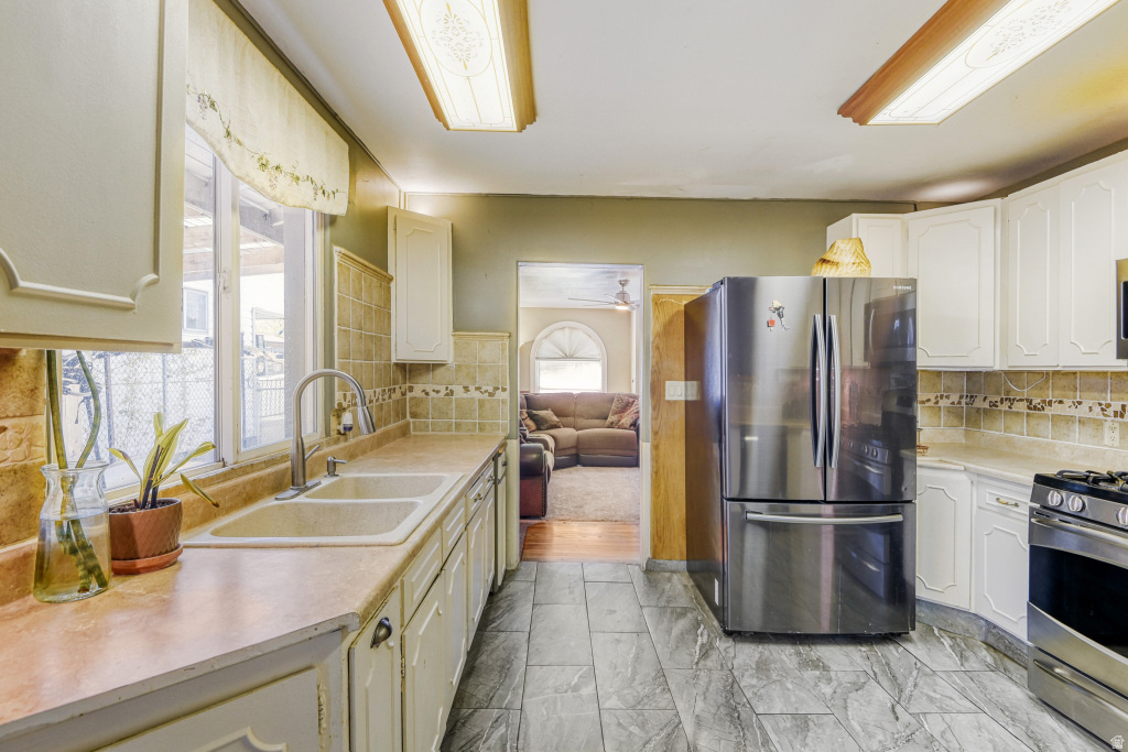 2887 S 9050 W Magna, UT 84044