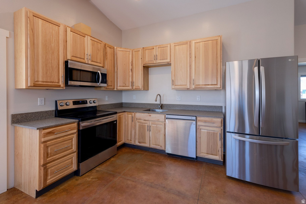 71 N MOUNT PEALE DR Moab, UT 84532