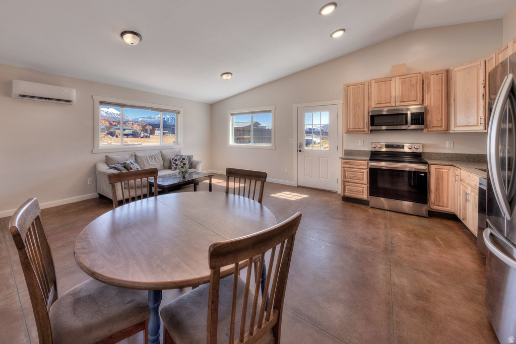 71 N MOUNT PEALE DR Moab, UT 84532
