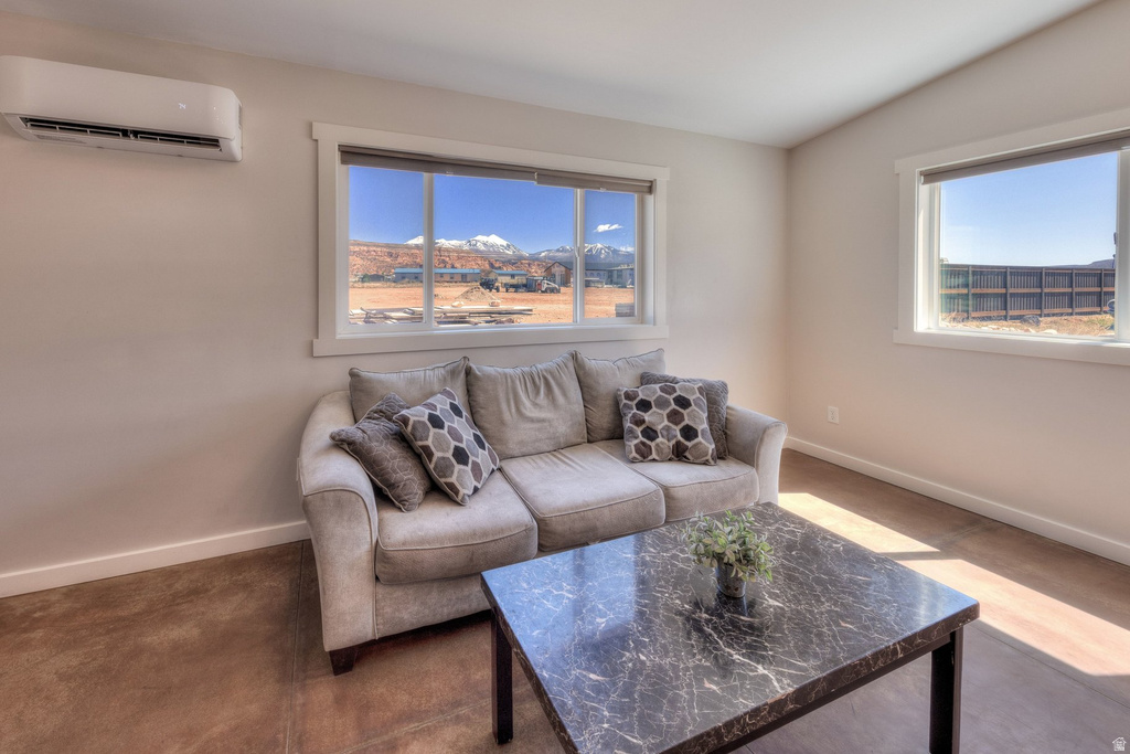71 N MOUNT PEALE DR Moab, UT 84532