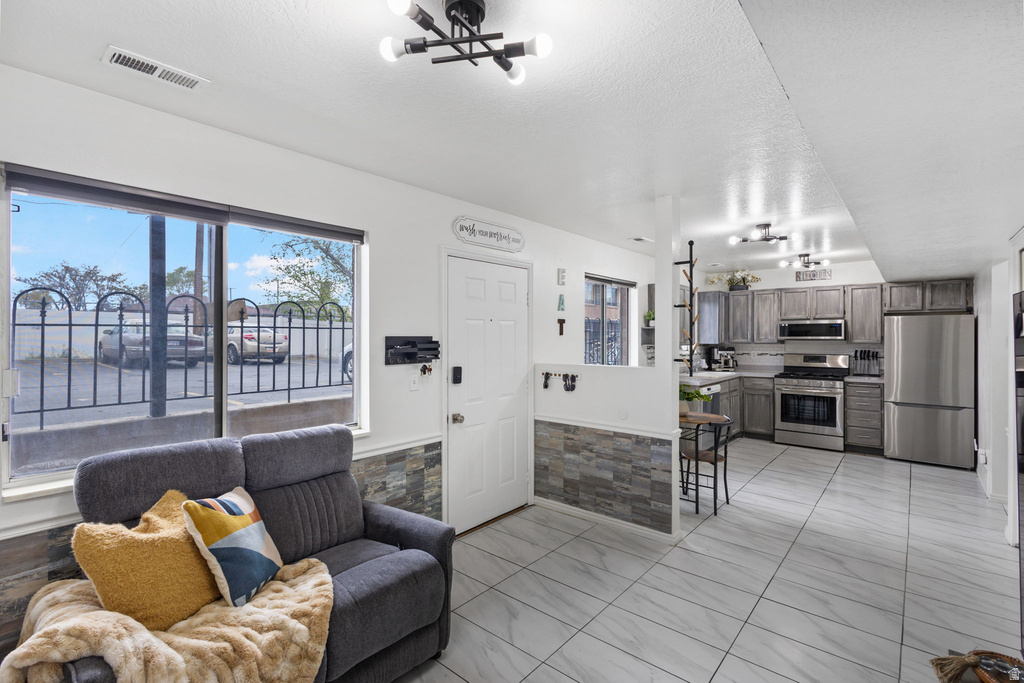 164 N 400 W #10 Provo, UT 84601