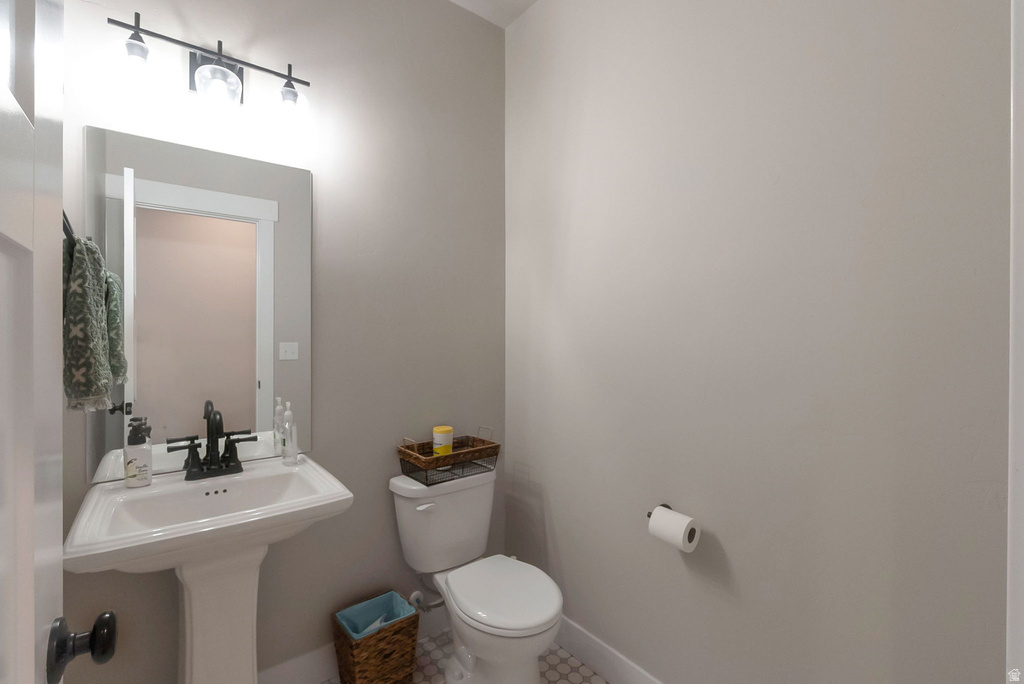 2461 W 700 N Lehi, UT 84043