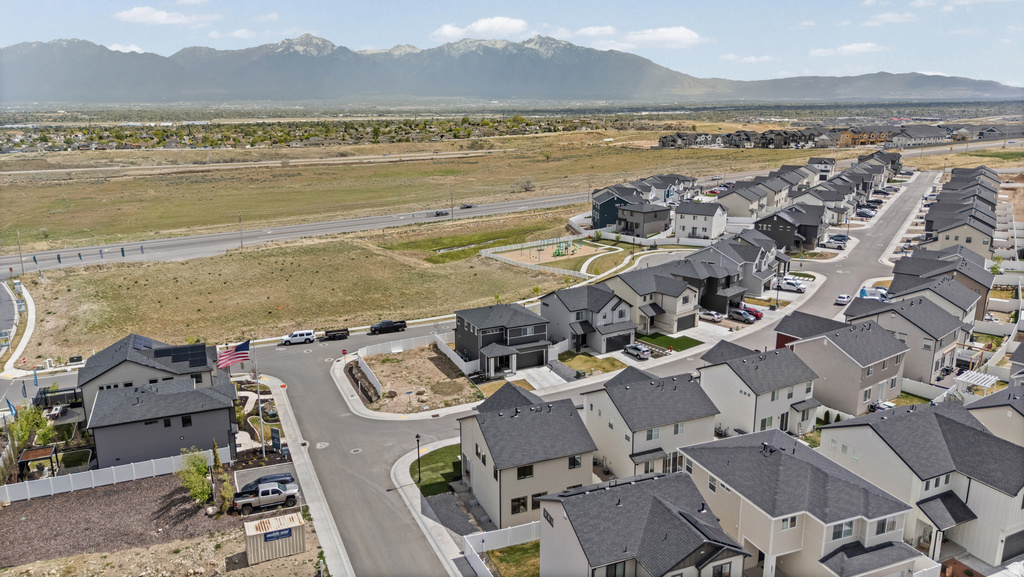 6632 S GLADE CREEK DR West Jordan, UT 84081