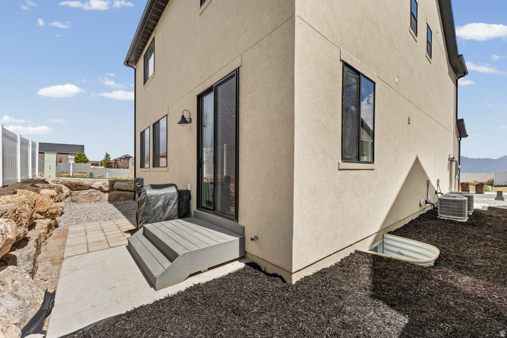 6632 S GLADE CREEK DR West Jordan, UT 84081