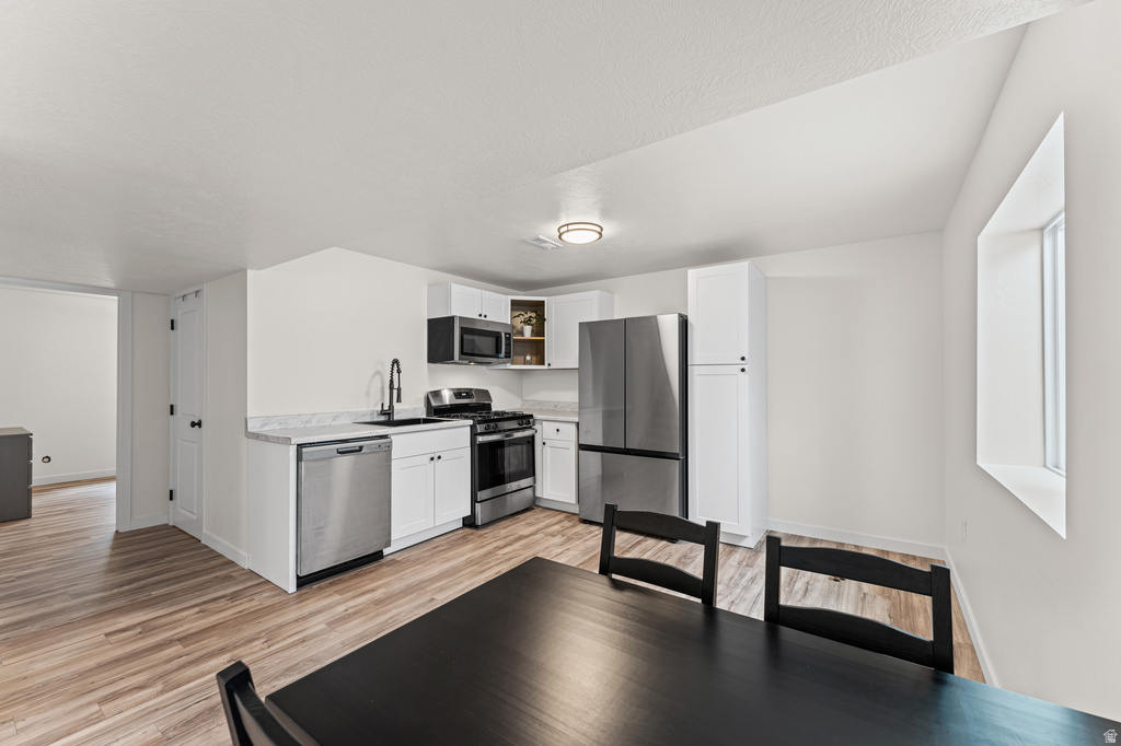 6632 S GLADE CREEK DR West Jordan, UT 84081