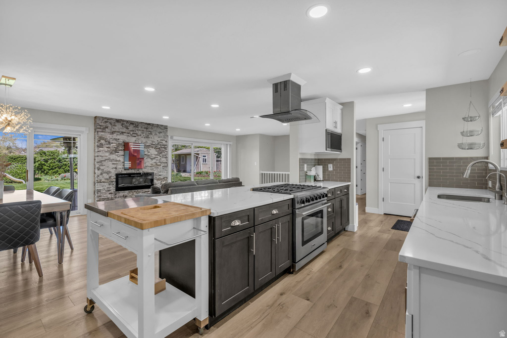 1893 E LINCOLN LN Holladay, UT 84124