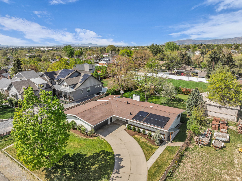 1893 E LINCOLN LN Holladay, UT 84124