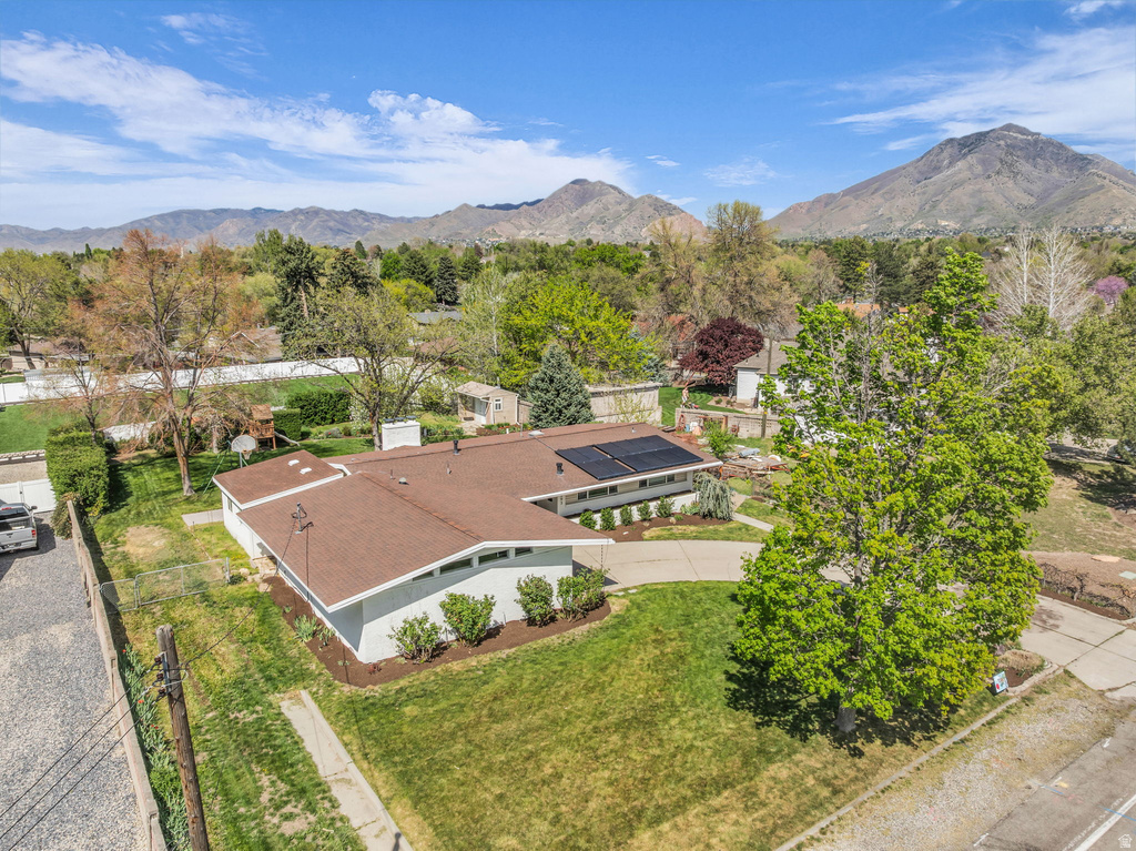 1893 E LINCOLN LN Holladay, UT 84124