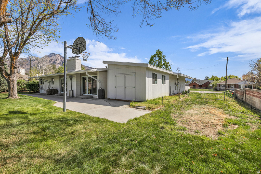1893 E LINCOLN LN Holladay, UT 84124