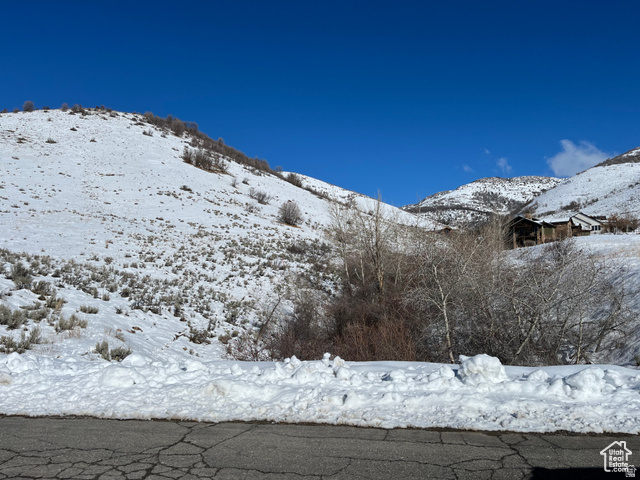9028 E 950 N Huntsville, UT 84317