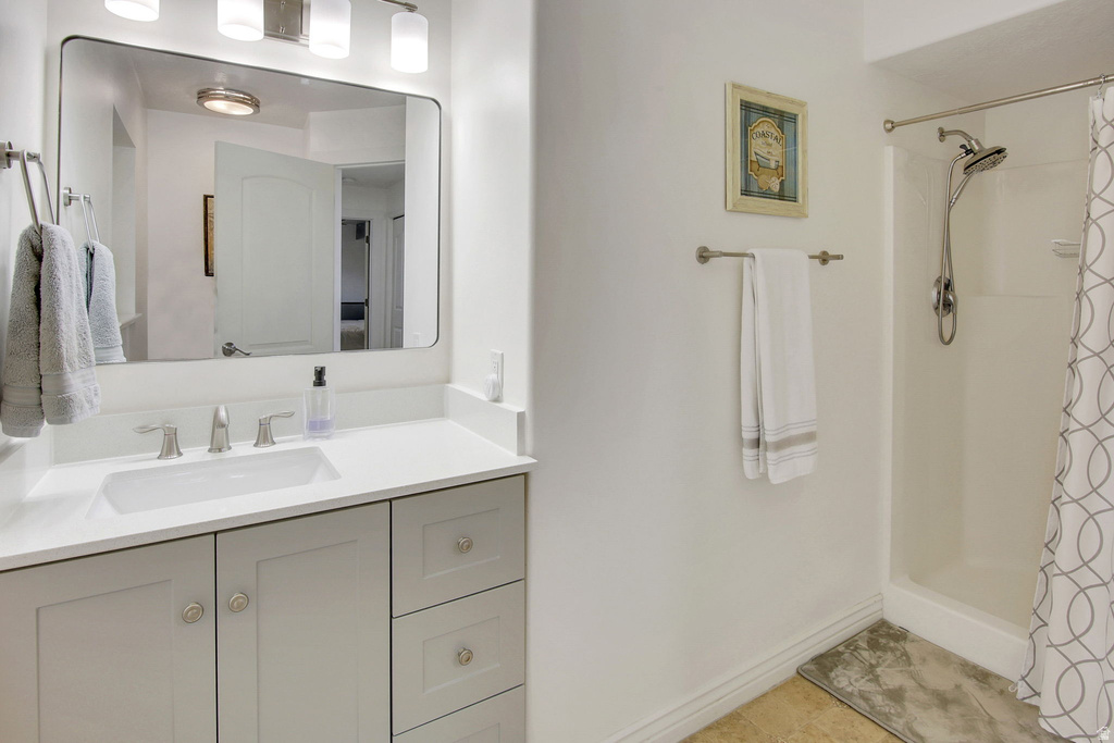 2113 W 2220 N Clinton, UT 84015