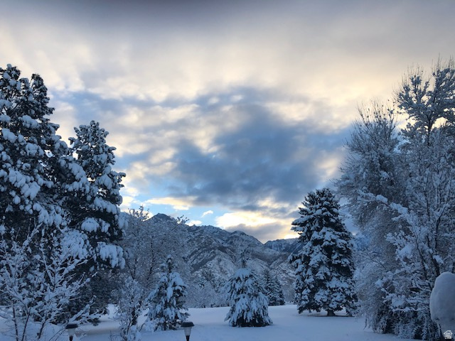 8329 S ESCALANTE DR Sandy, UT 84093