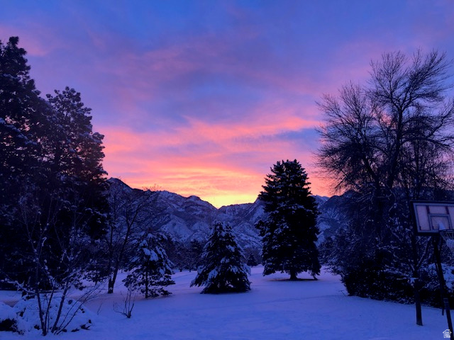 8329 S ESCALANTE DR Sandy, UT 84093