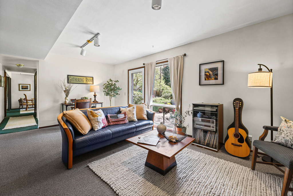 2738 E SNOW MOUNTAIN DR Sandy, UT 84093