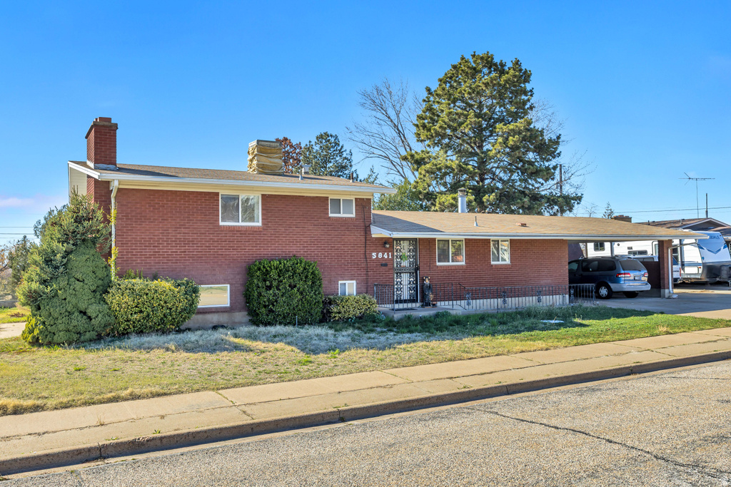 5841 S 2050 W Roy, UT 84067