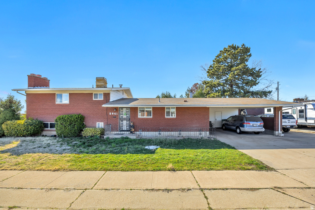 5841 S 2050 W Roy, UT 84067