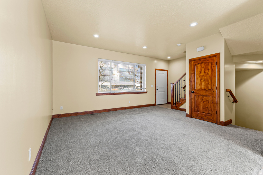 6563 S LOVENDAHLE CT Murray, UT 84107