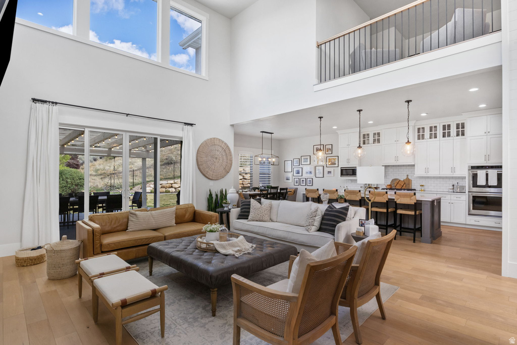 9558 N AVANYU DR Cedar Hills, UT 84062