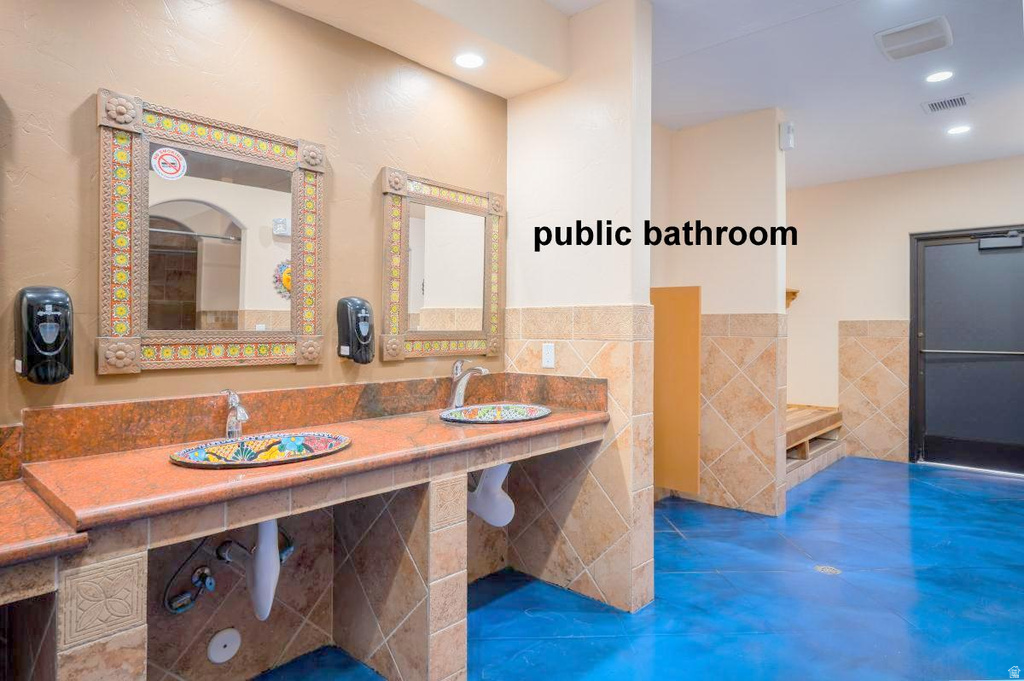 56  1261 N. MAIN ST. Moab, UT 84532