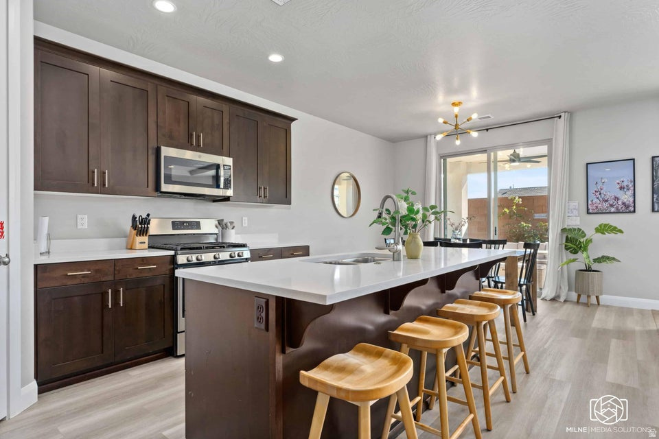 262 N LADERA DR Washington, UT 84780