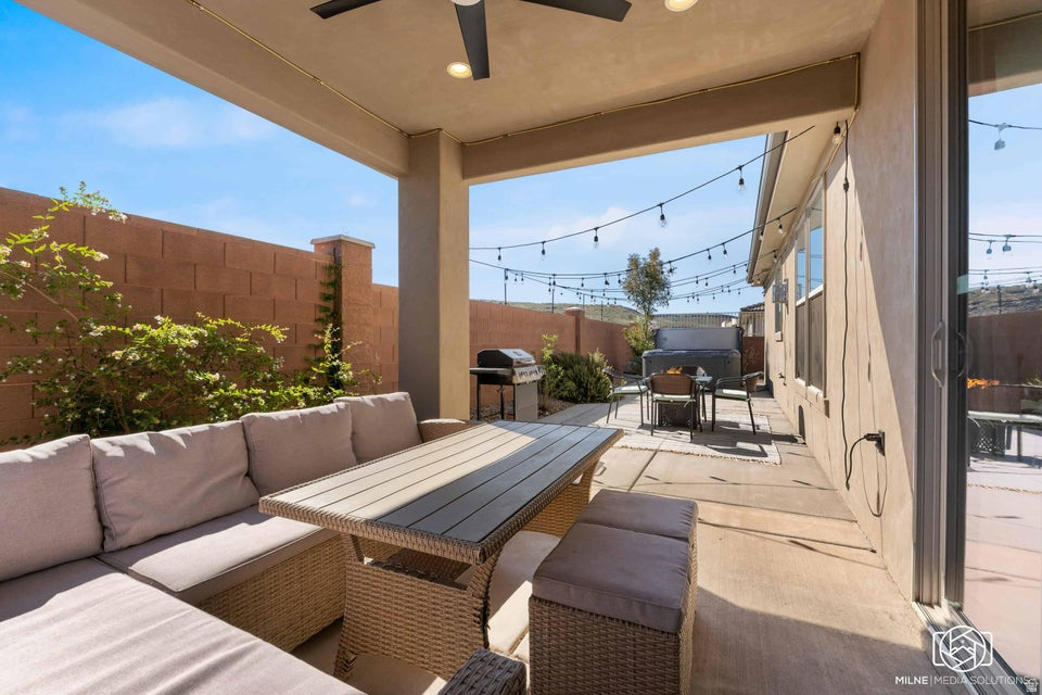 262 N LADERA DR Washington, UT 84780