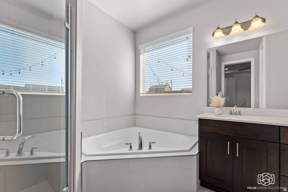 262 N LADERA DR Washington, UT 84780