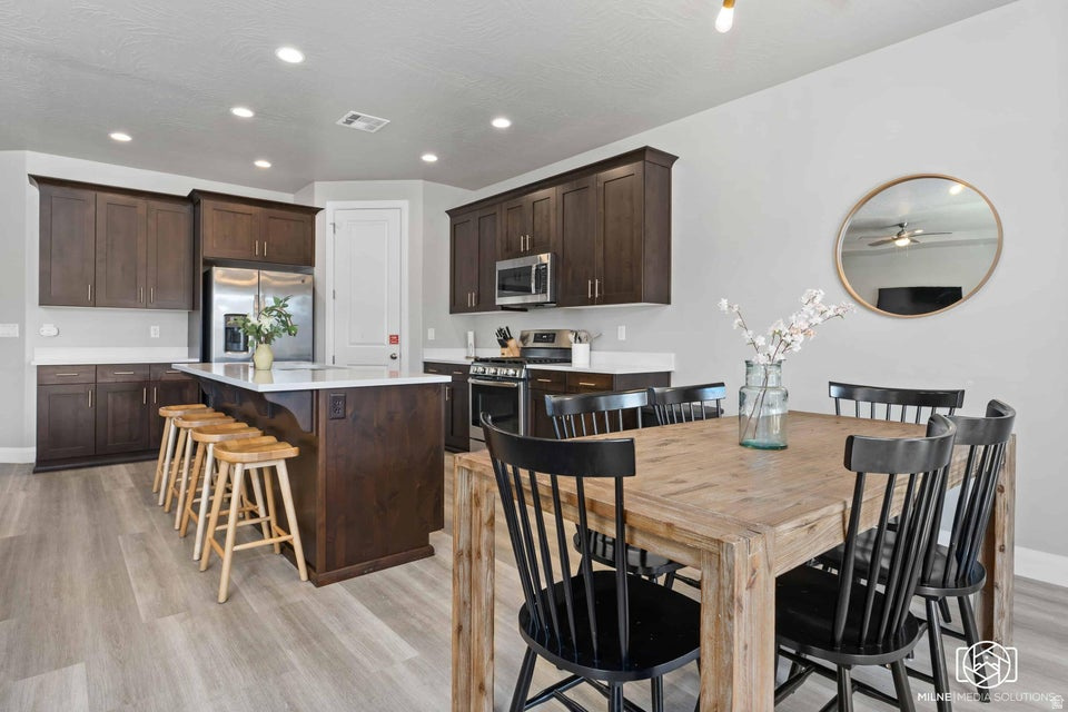 262 N LADERA DR Washington, UT 84780
