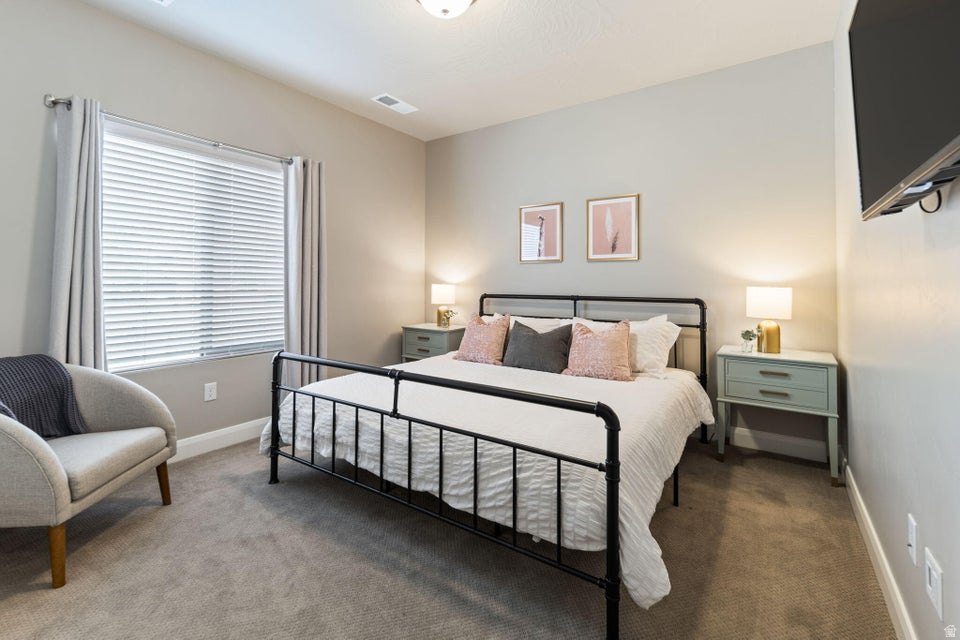 262 N LADERA DR Washington, UT 84780
